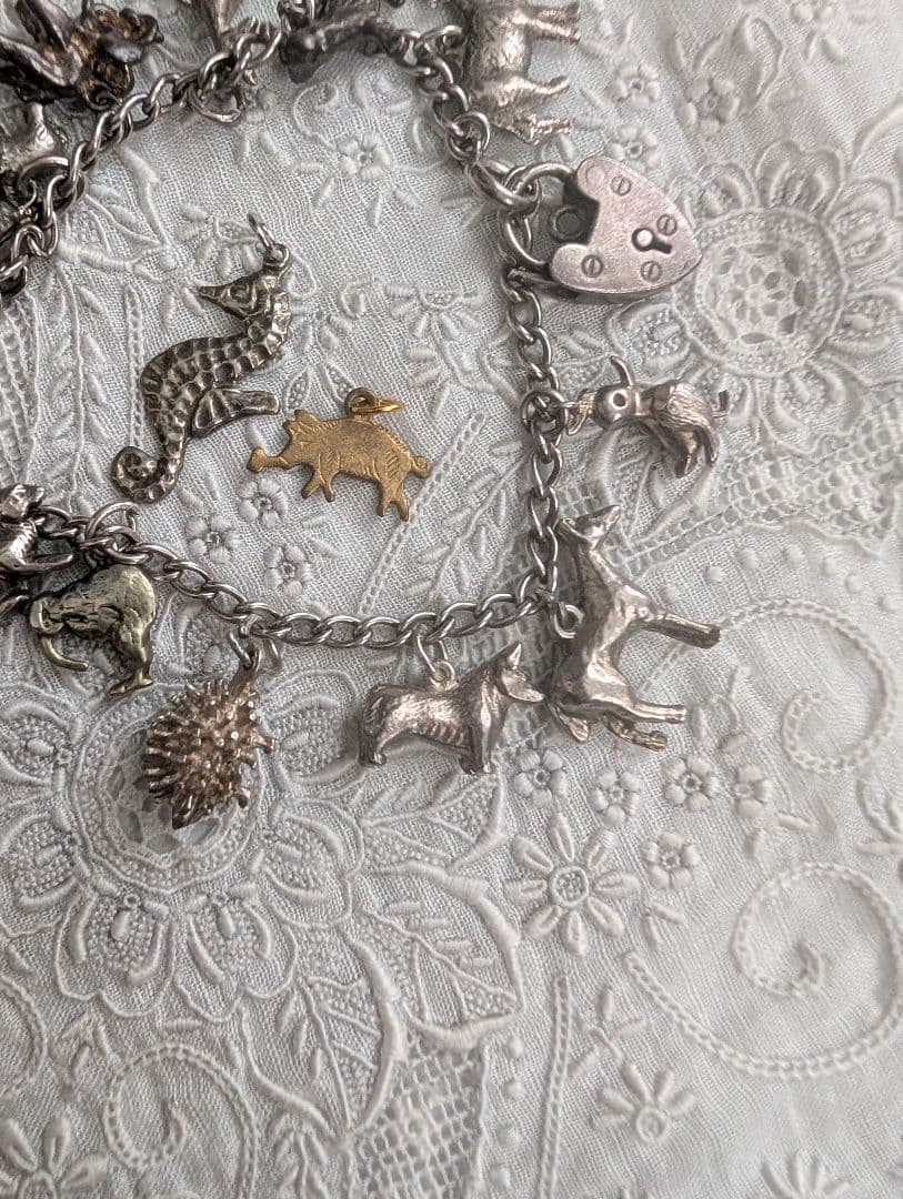 英国　イギリス　ヴィンテージ 　シルバーチャームブレスレット　銀製　動物