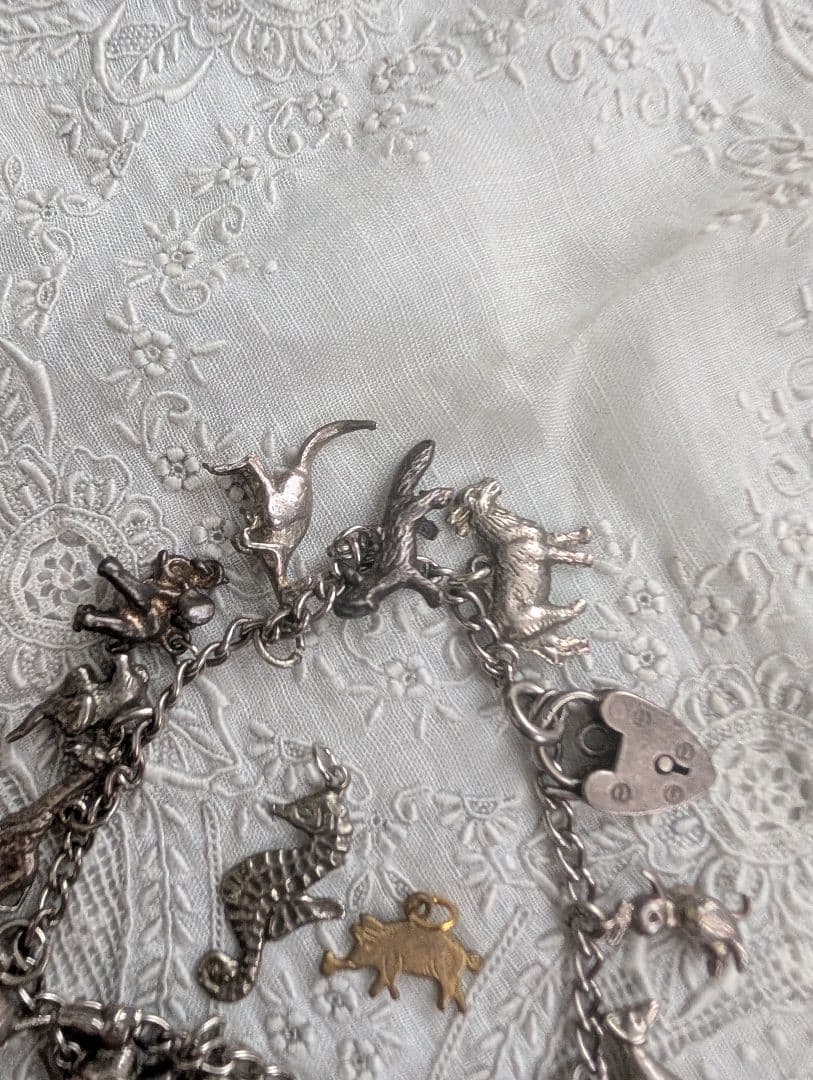 英国　イギリス　ヴィンテージ 　シルバーチャームブレスレット　銀製　動物