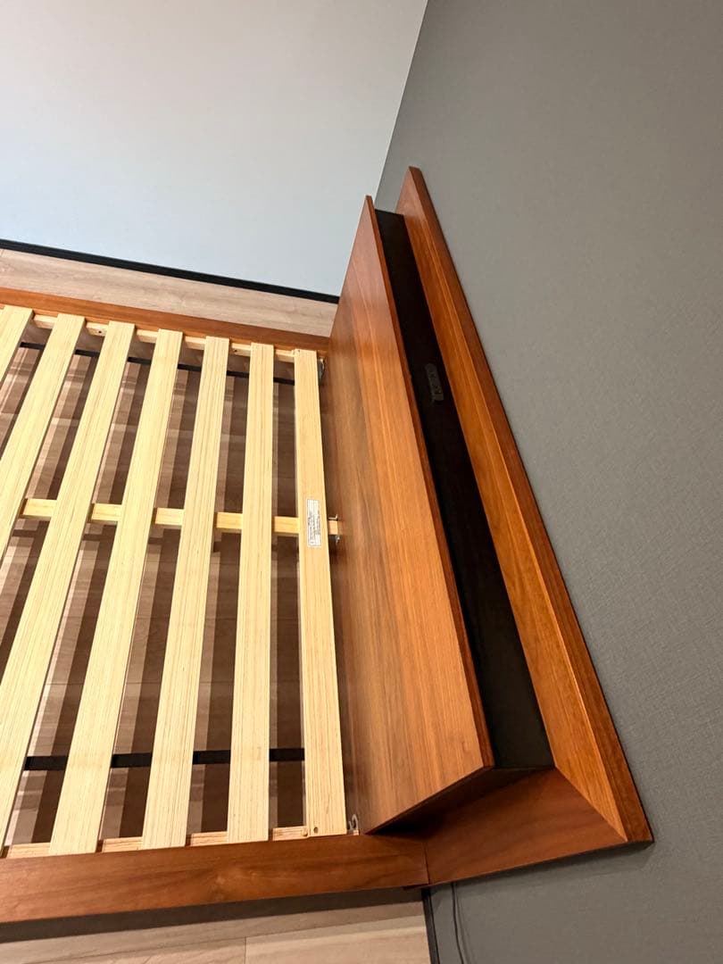 【美品】ニトリ ダブルベッドフレーム