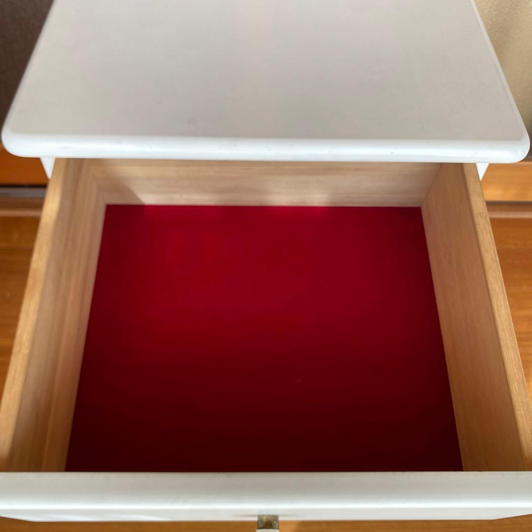 可愛い】ホワイト　4段チェスト　レトロ