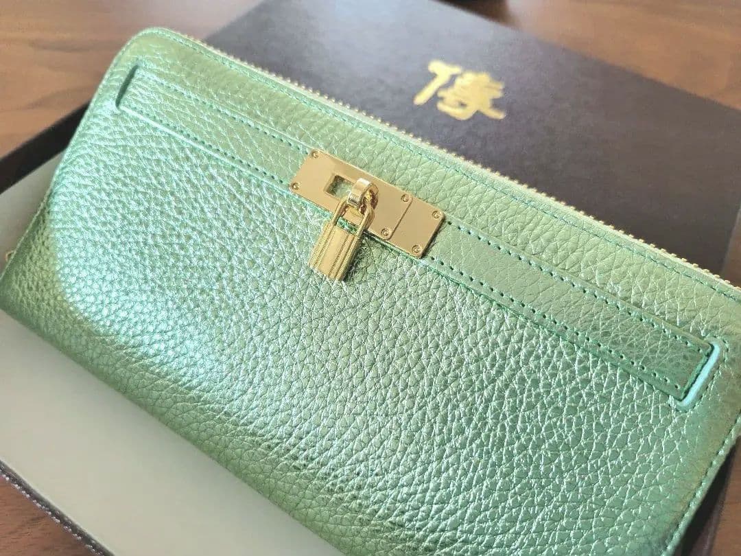傳濱野 長財布 ラウンド ペリドットグリーン 極美品 - メルカリ
