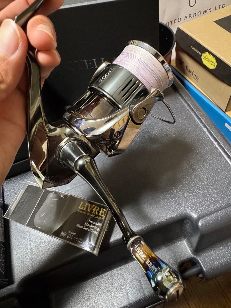 シマノ　22ステラ2500S リブレハンドルノブ　MTCWリールスタンド付き