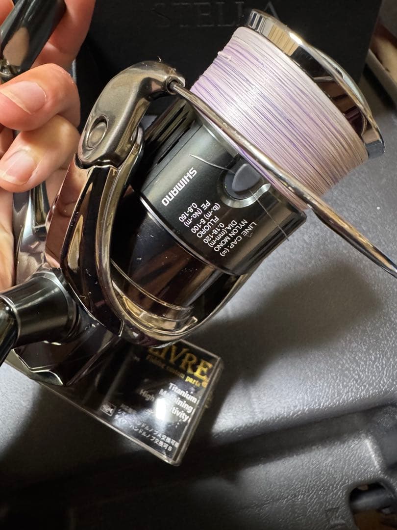 シマノ　22ステラ2500S リブレハンドルノブ　MTCWリールスタンド付き