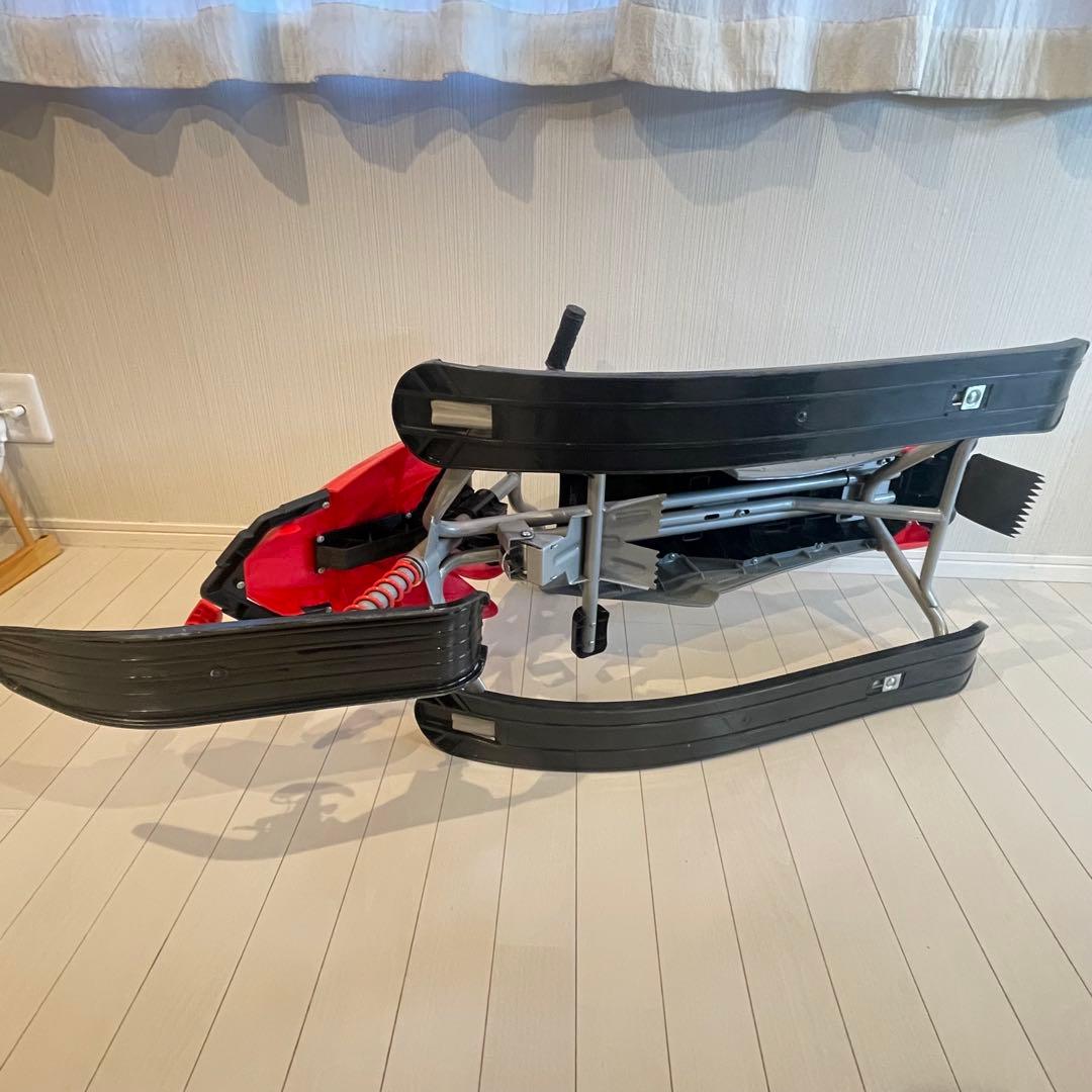 ヤマハ スノーモービル型 ソリ レッド 子供用