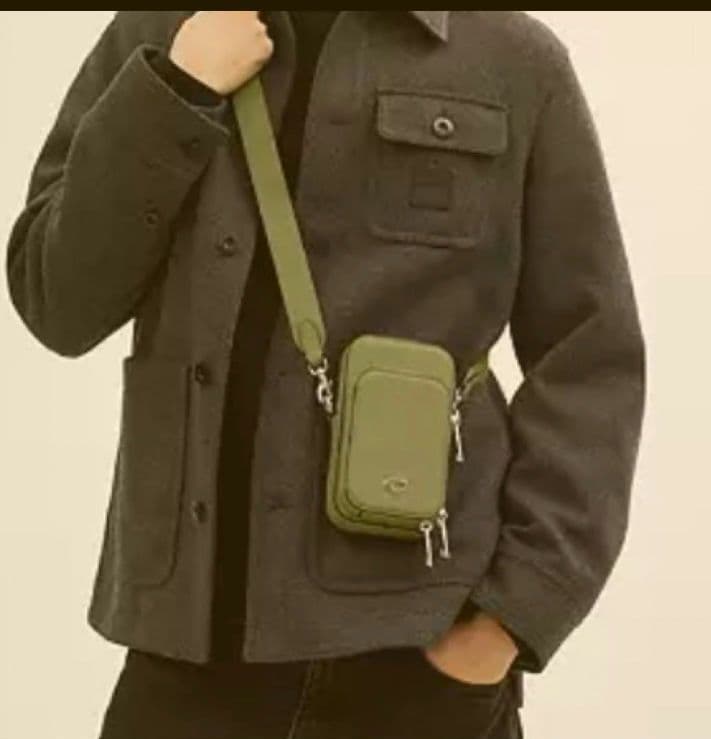 【国内正規品】COACH　フォーンクロスボディバッグ　スマホショルダー