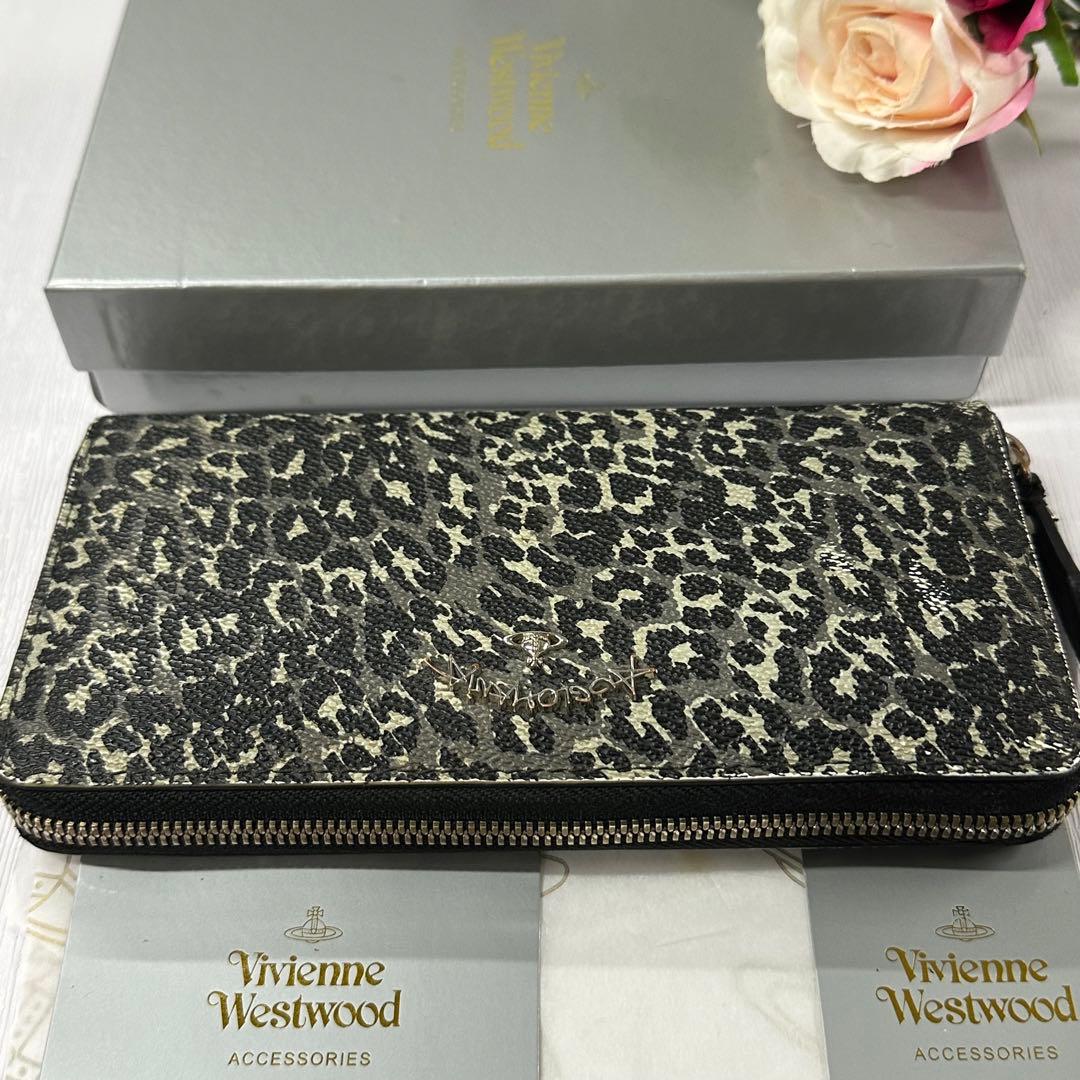 新品同様‼️ ヴィヴィアンウエストウッド　財布　長財布　ラウンドファスナー