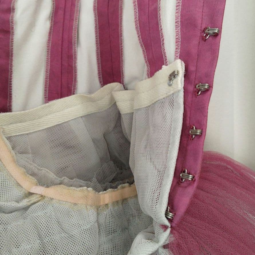 バレエ　ボディ芯入りクラシックチュチュNo1　赤紫　袖付き