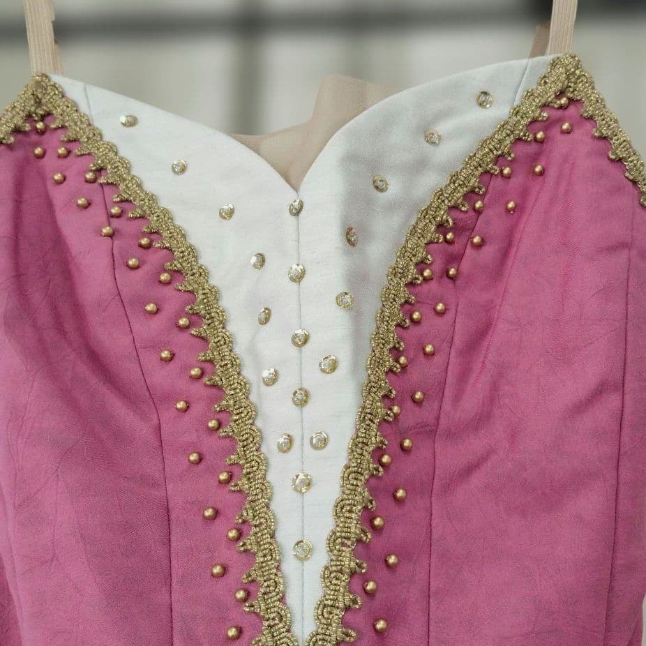 バレエ　ボディ芯入りクラシックチュチュNo1　赤紫　袖付き