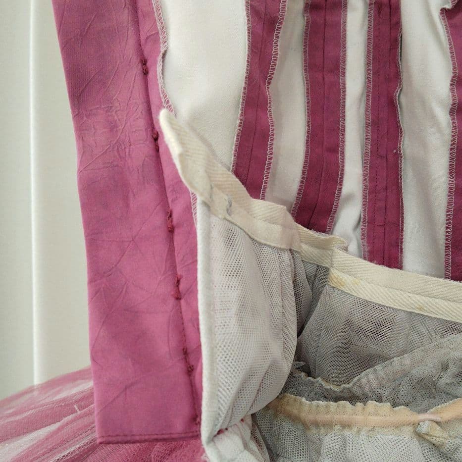 バレエ　ボディ芯入りクラシックチュチュNo1　赤紫　袖付き