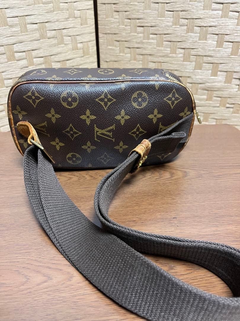 まさ　ルイヴィトン 本物　希少　レア ポシェットガンジュ モノグラム　中古