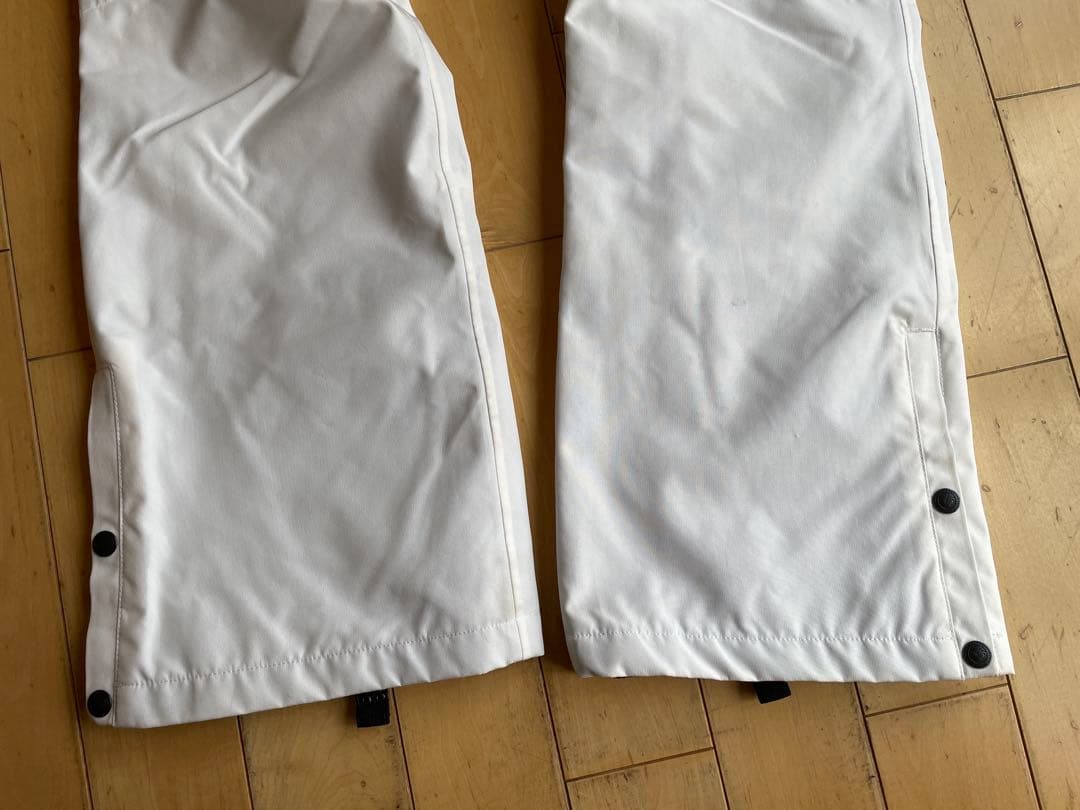 スノーボードジャケット＆パンツと花柄トップスセット