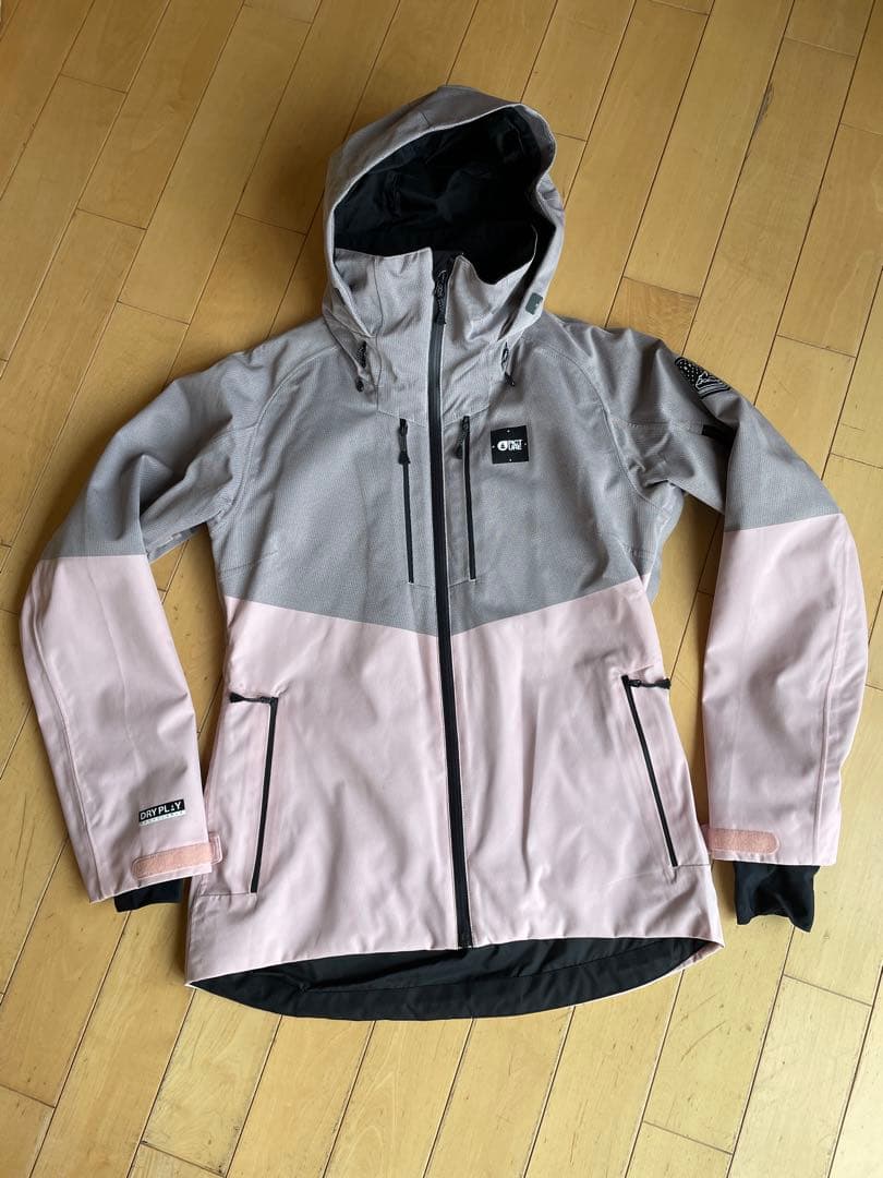 スノーボードジャケット＆パンツと花柄トップスセット