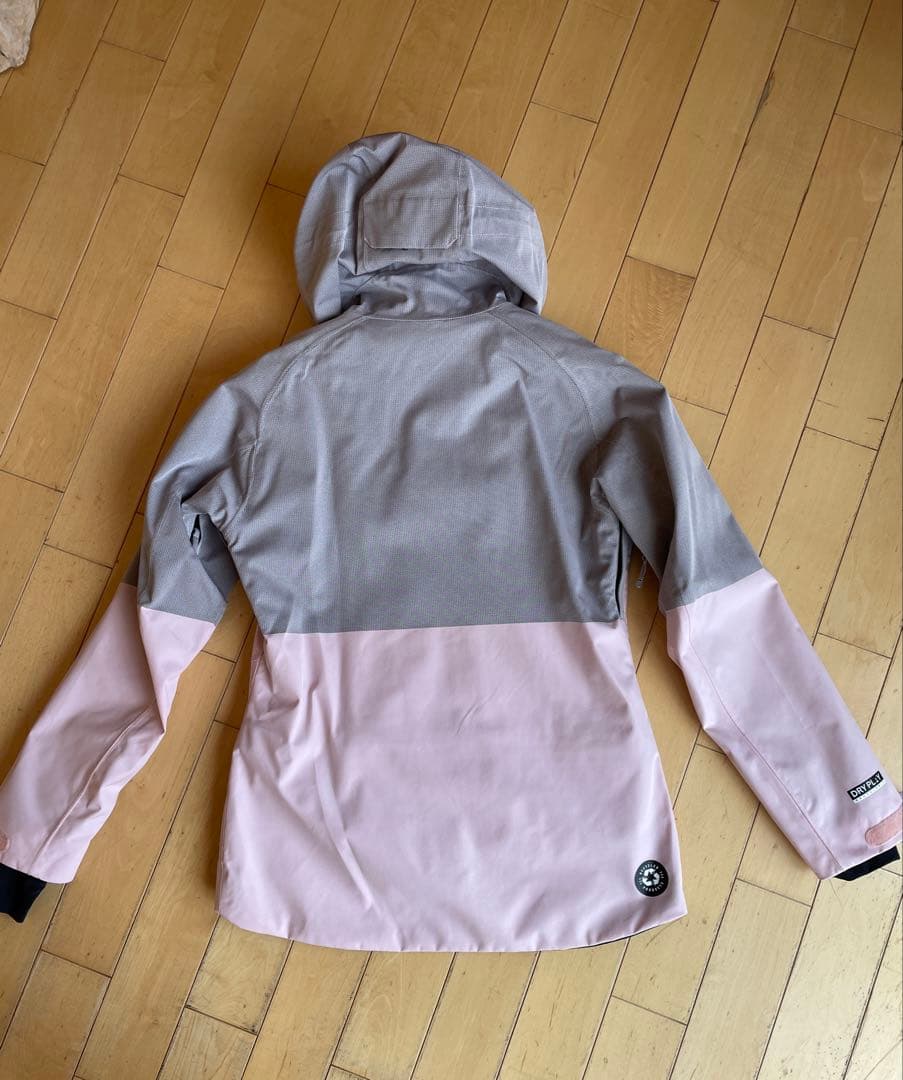 スノーボードジャケット＆パンツと花柄トップスセット