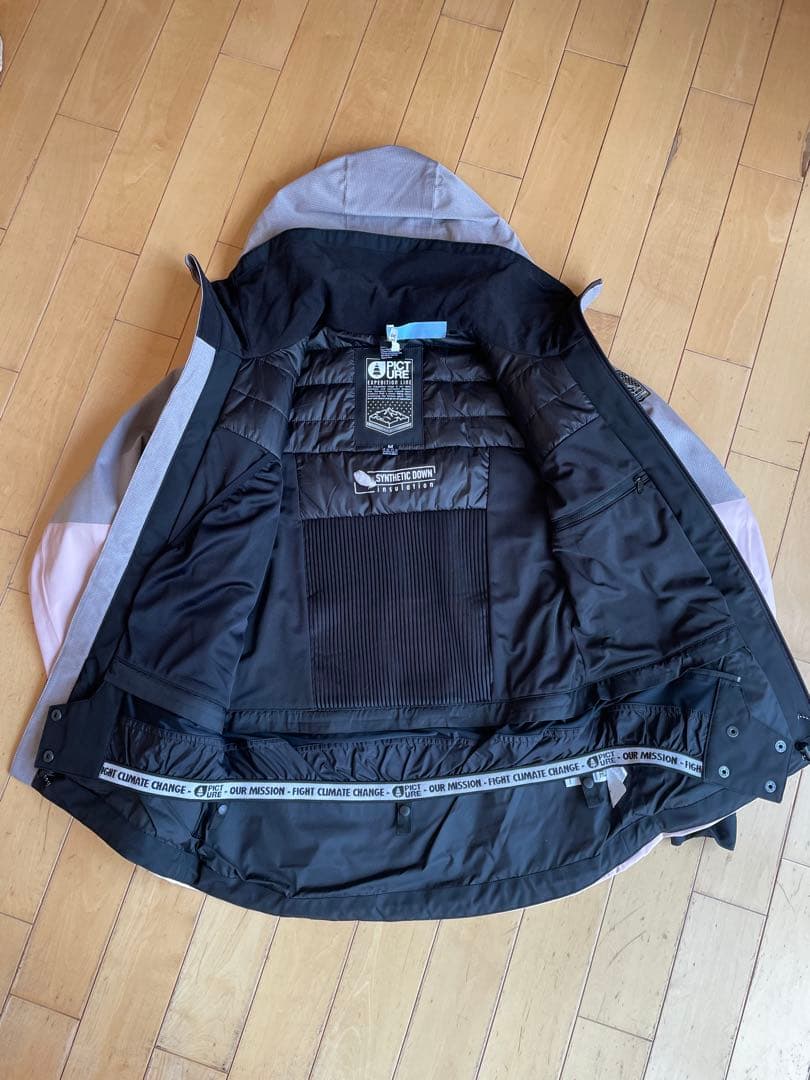 スノーボードジャケット＆パンツと花柄トップスセット