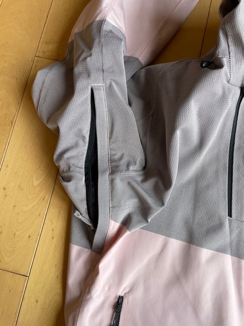 スノーボードジャケット＆パンツと花柄トップスセット