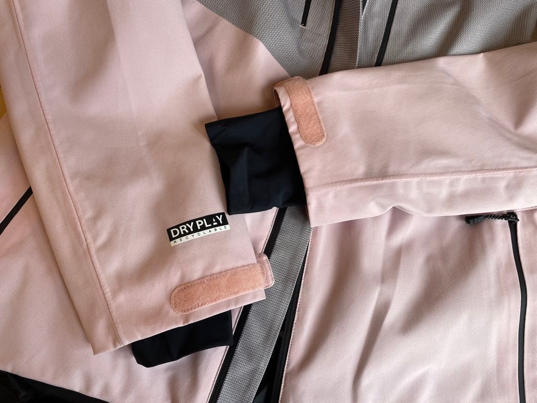 スノーボードジャケット＆パンツと花柄トップスセット