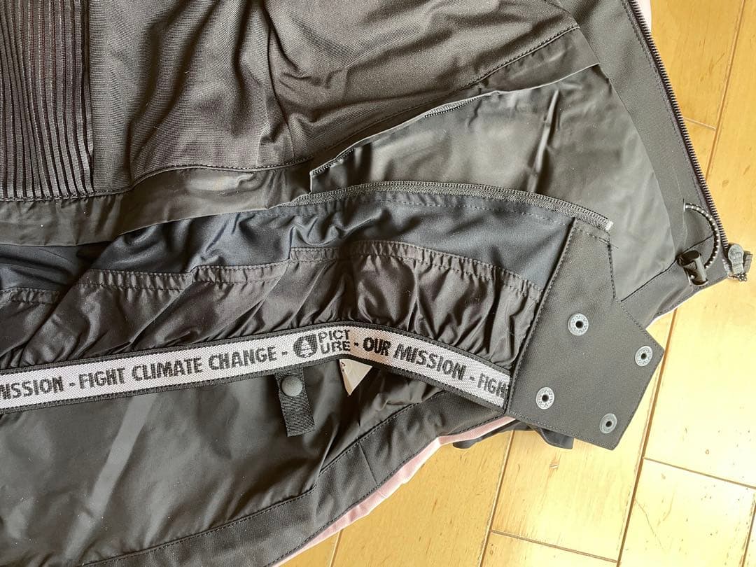 スノーボードジャケット＆パンツと花柄トップスセット