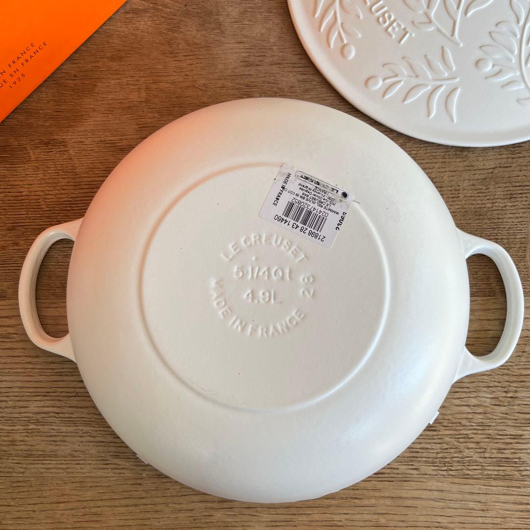 新品　ルクルーゼ 28cm マルミット オリーブブランチレリーフ　IH 土鍋