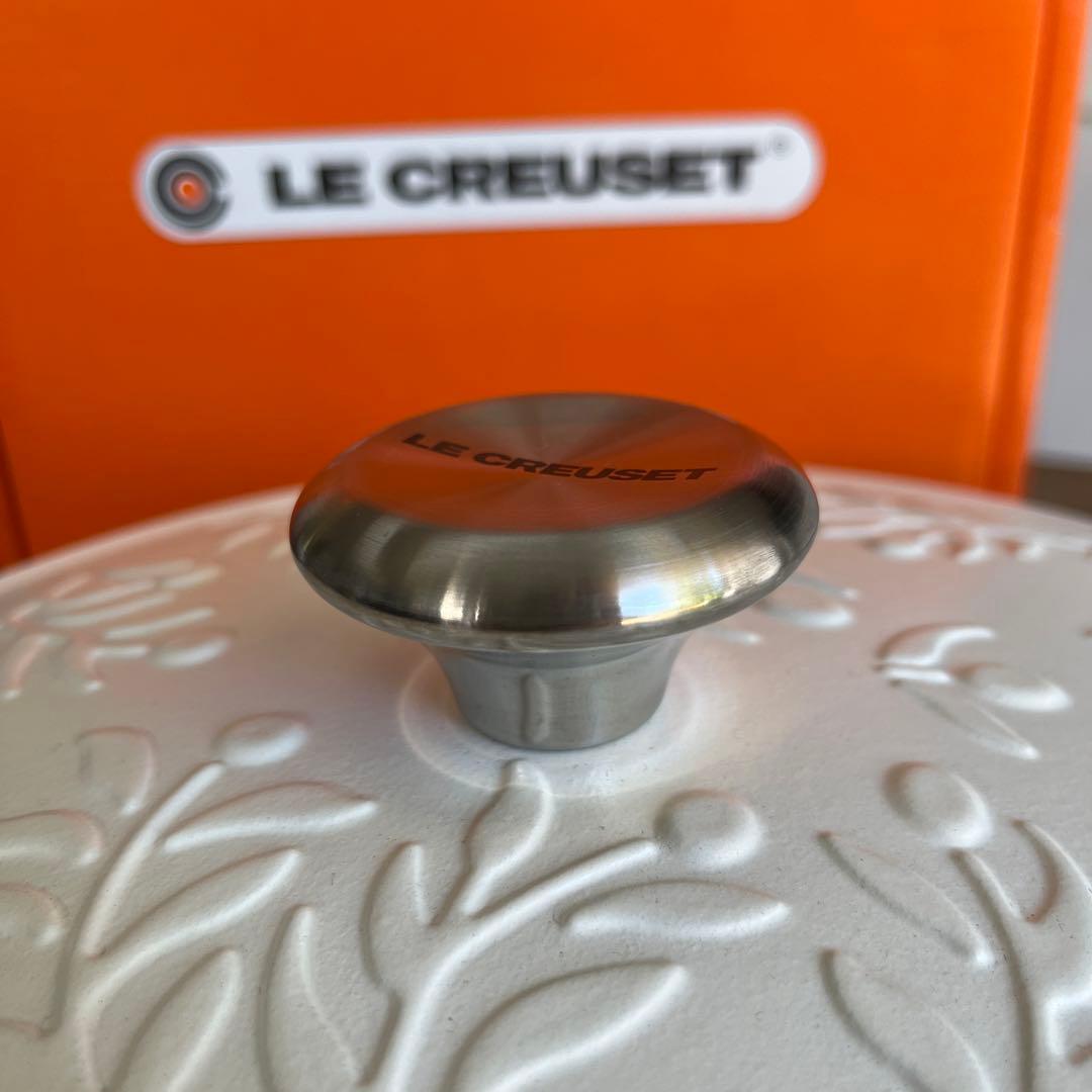 新品　ルクルーゼ 28cm マルミット オリーブブランチレリーフ　IH 土鍋