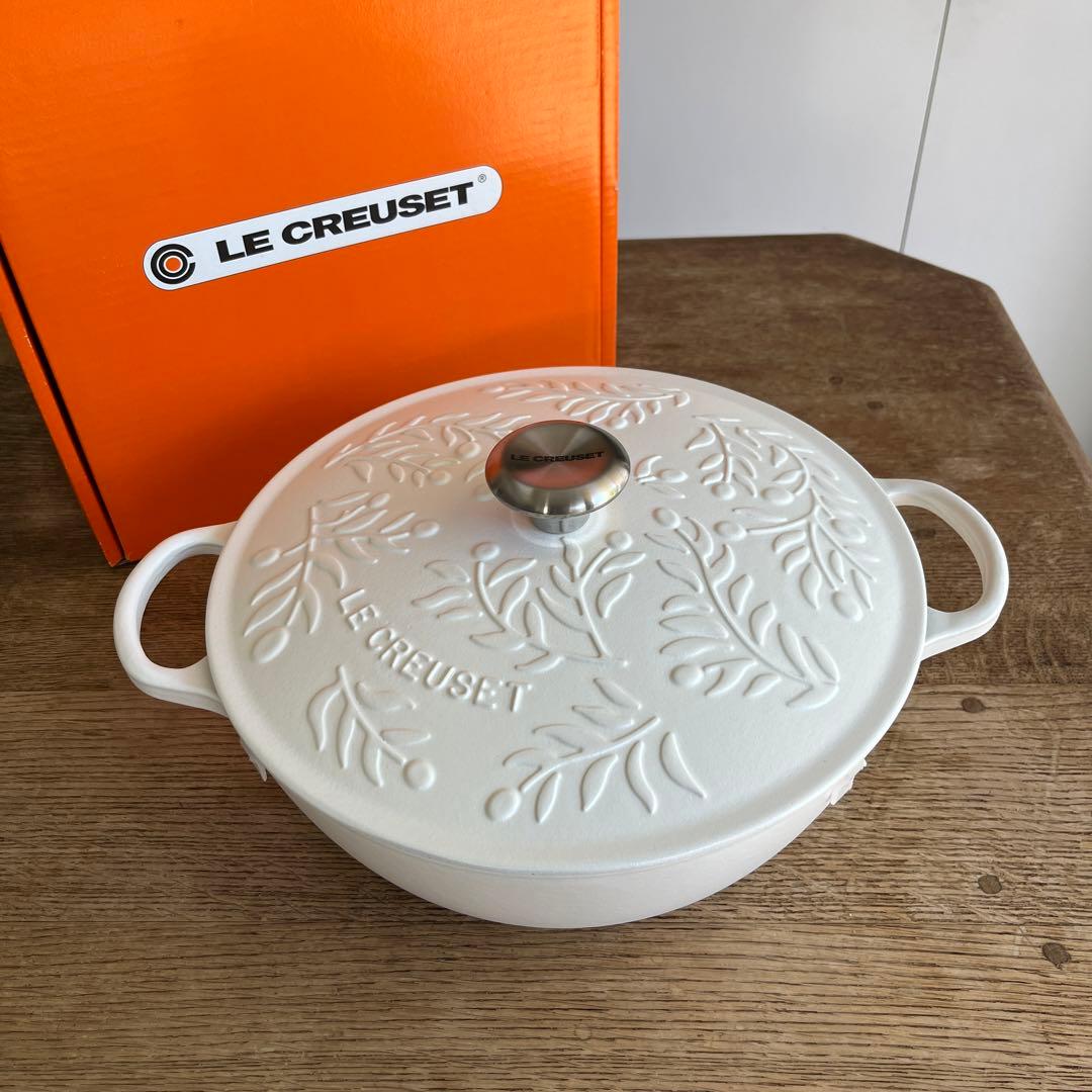 新品　ルクルーゼ 28cm マルミット オリーブブランチレリーフ　IH 土鍋