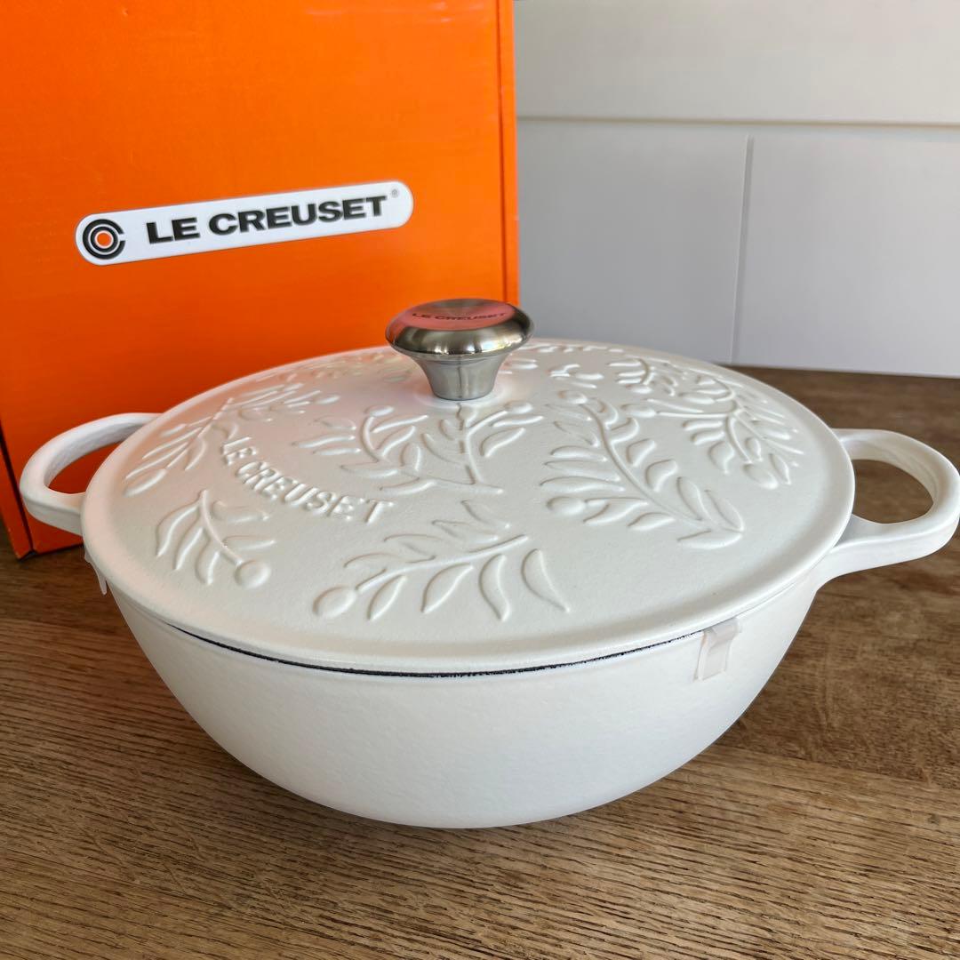新品　ルクルーゼ 28cm マルミット オリーブブランチレリーフ　IH 土鍋