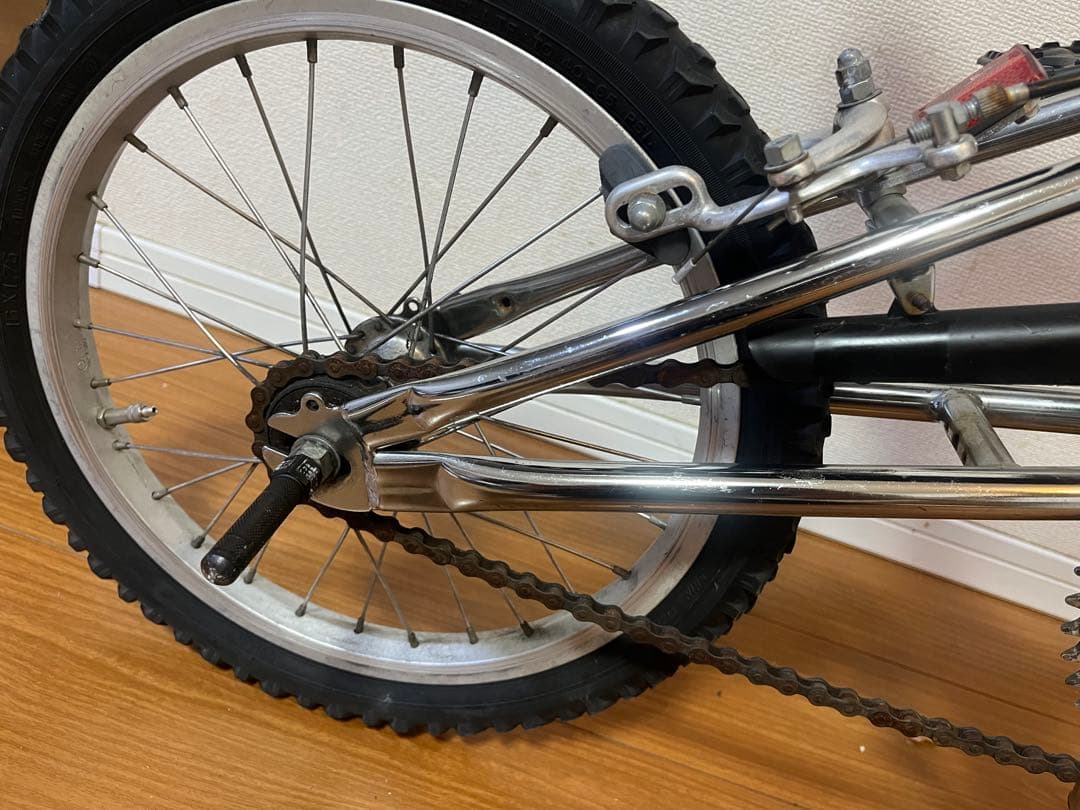 シルバー折りたたみ自転車