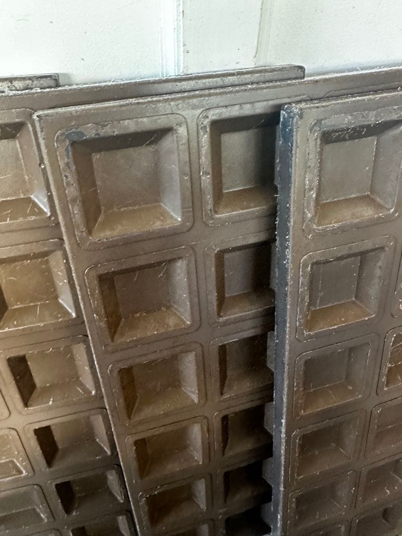 フィナンシェ　テフロン加工金属製　スクエア型 4枚セット　レトロアンティークB