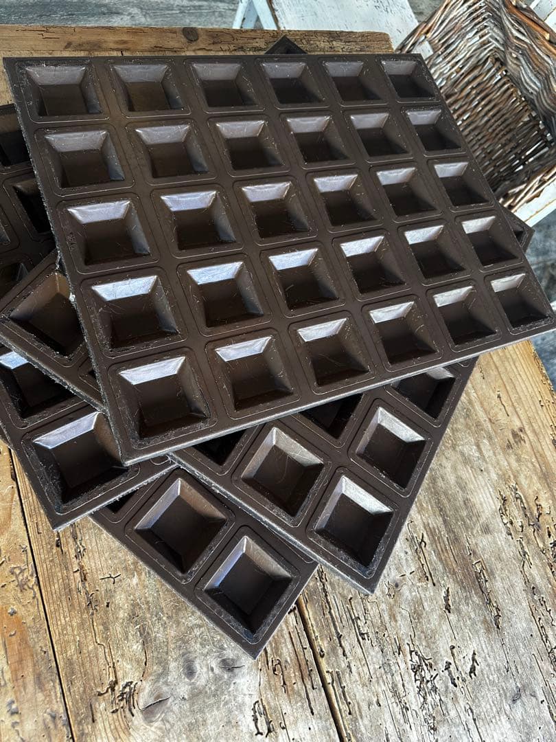 フィナンシェ　テフロン加工金属製　スクエア型 4枚セット　レトロアンティークB