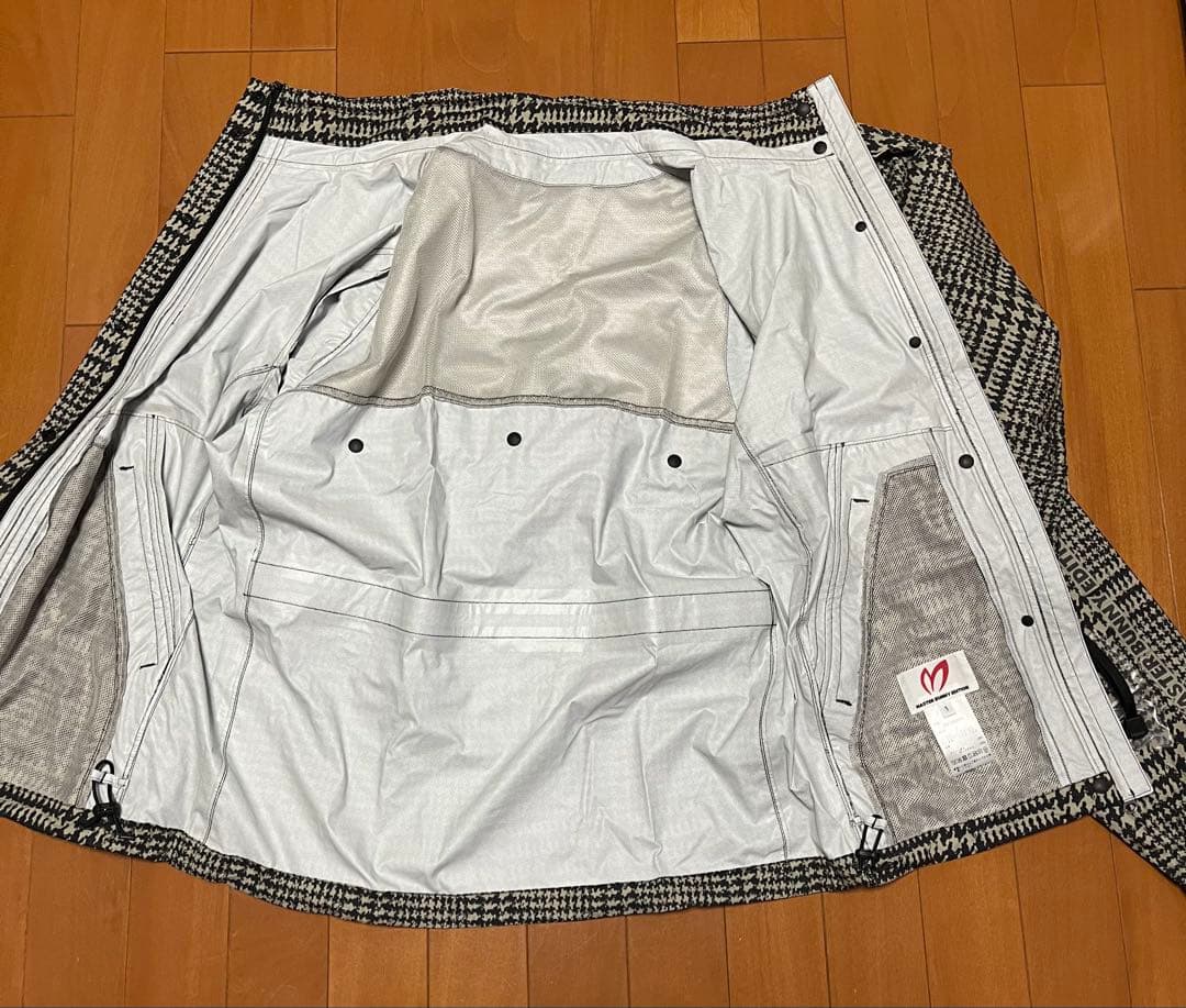 マスターバニー　レディースレインウェアＭ　新品！