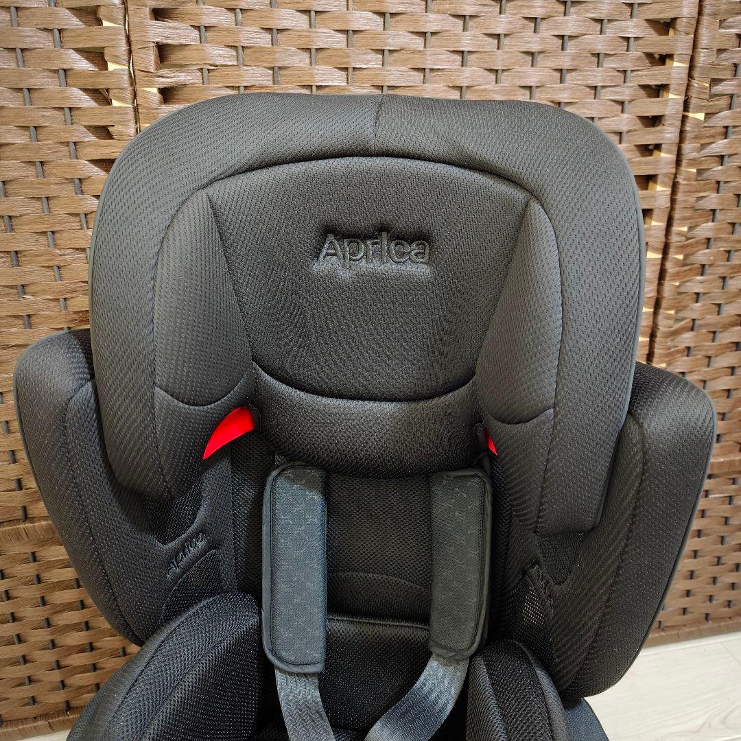 【美品】 アップリカ エアグルーブプラス ストリングブラック ジュニアシート