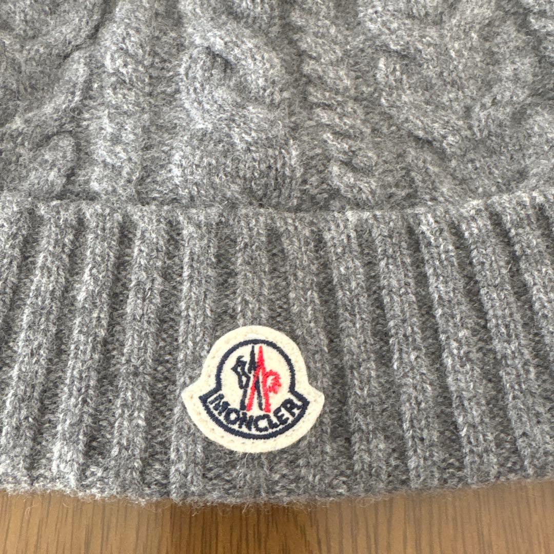 MONCLER ファーニット帽 グレー - メルカリ