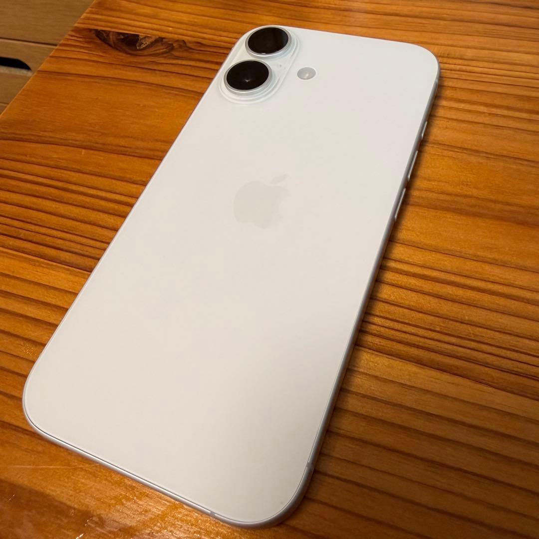 【美品】iPhone 17 ホワイト　beatsケースおまけ付き