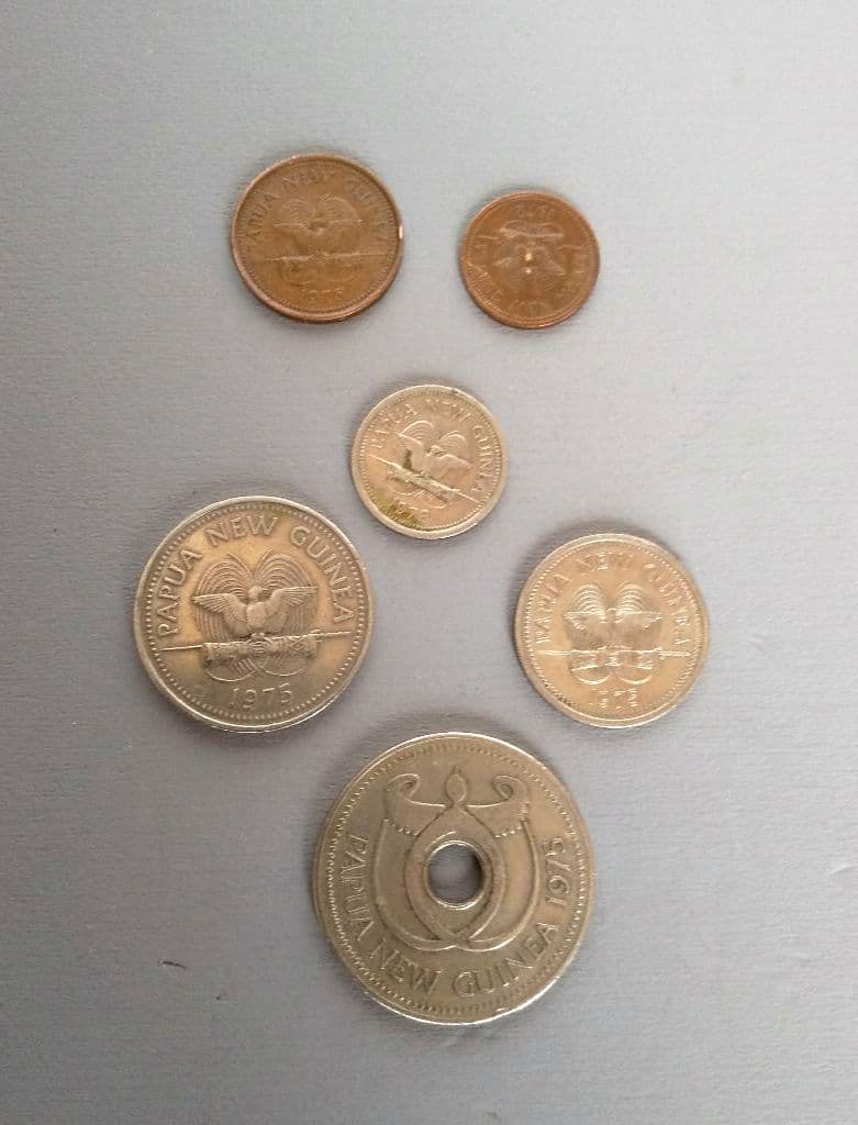 パプアニューギニア建国初代記念旧硬貨1975年6枚コレクション - メルカリ