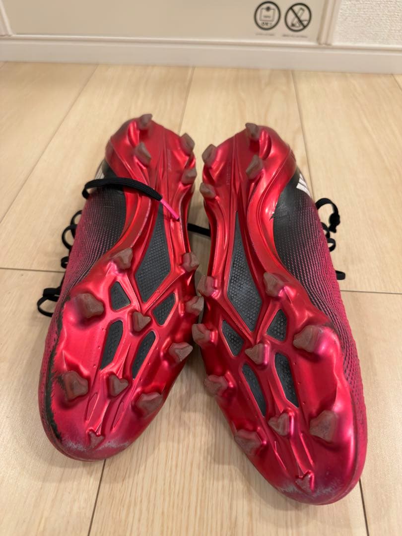 赤 スパイクシューズ