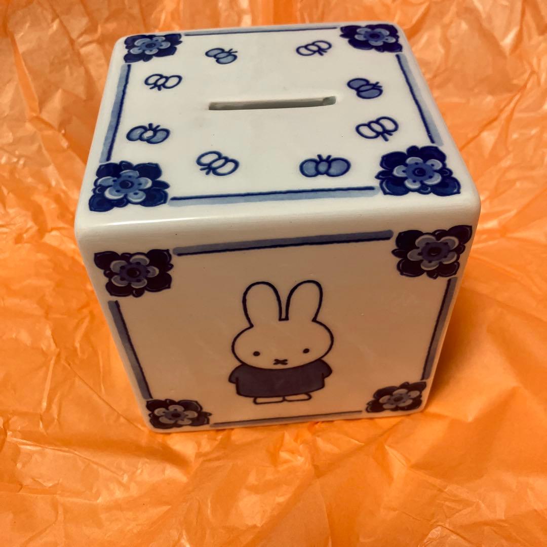 ミッフィー 陶器製貯金箱 オランダ館限定 EXPO2025 - メルカリ