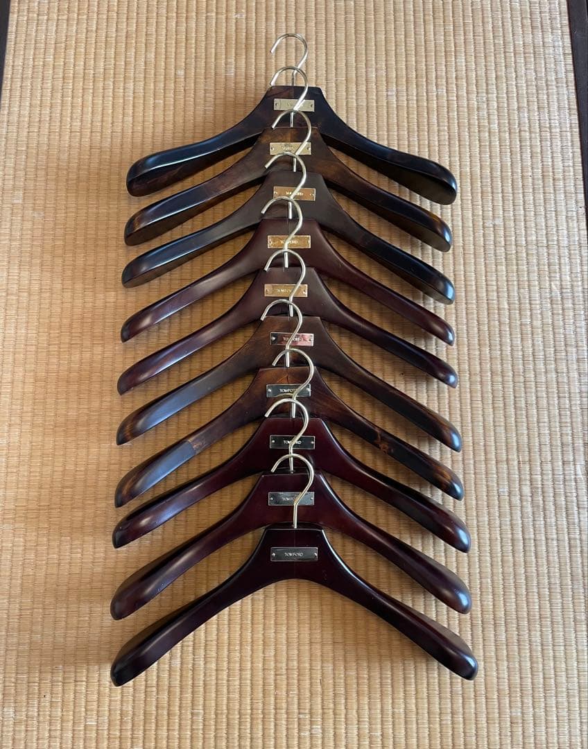 トムフォード 木製衣類ハンガー 10本セット