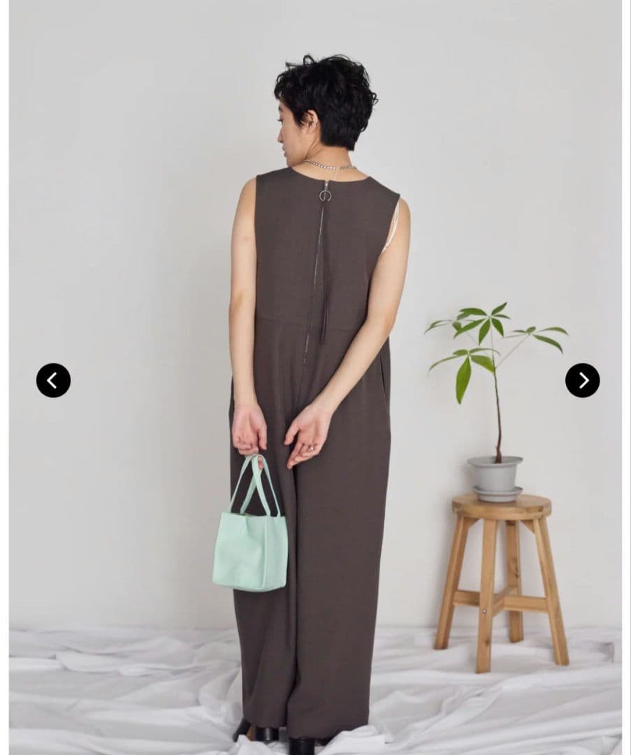 147 イチヨンナナ　深Vネックオールインワン