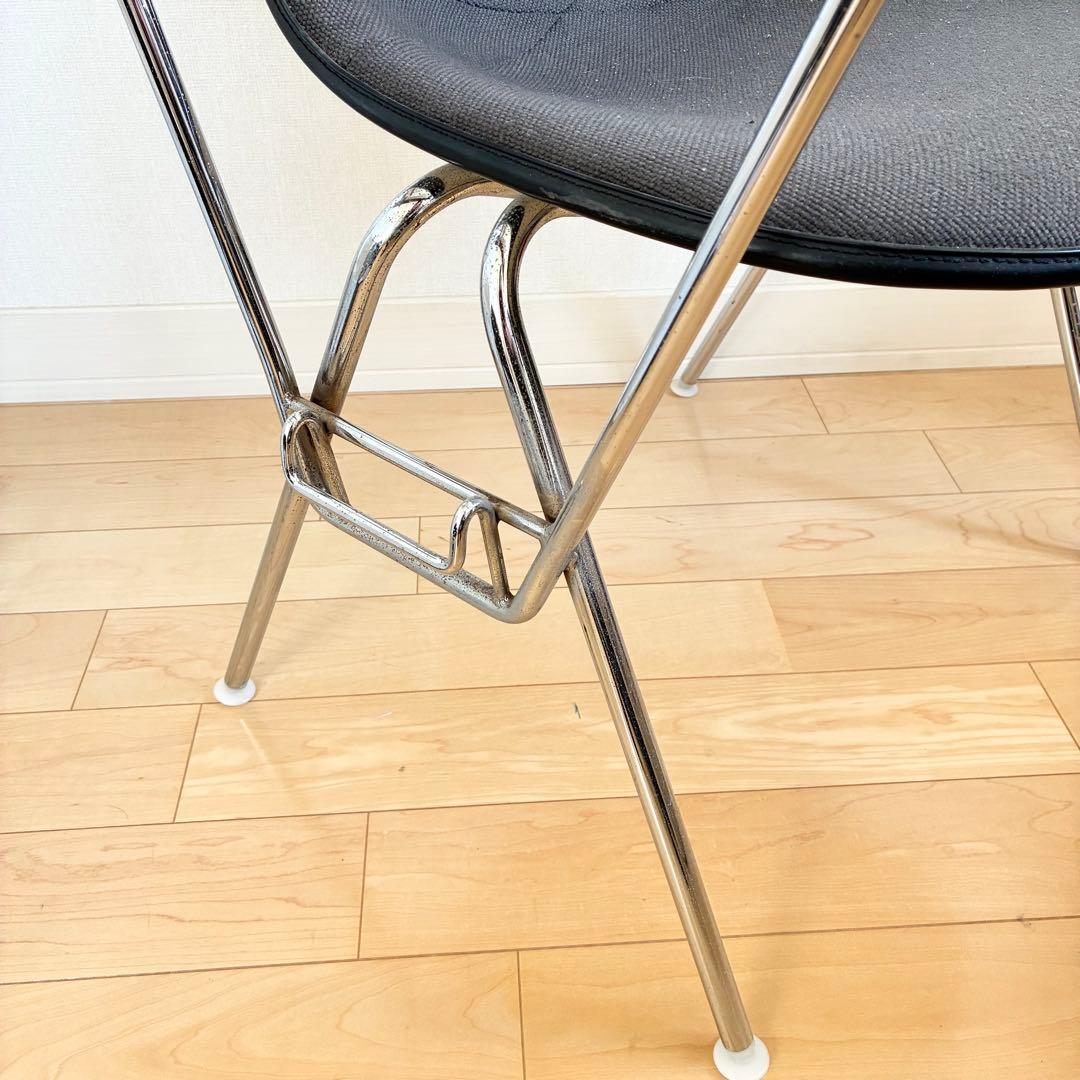 Herman Miller サイドシェルスタッキングチェア テーブル付き