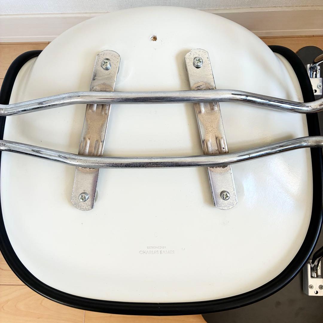 Herman Miller サイドシェルスタッキングチェア テーブル付き