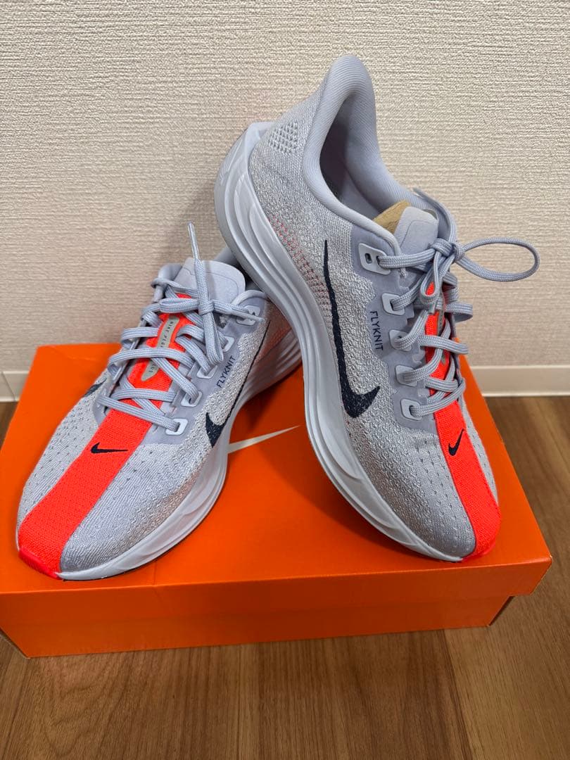 ナイキ(NIKE)ランニングシューズ ペガサス プラス　25.5cm