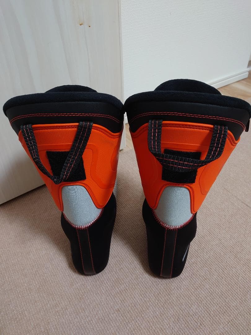 アトミック兼用スキーブーツ