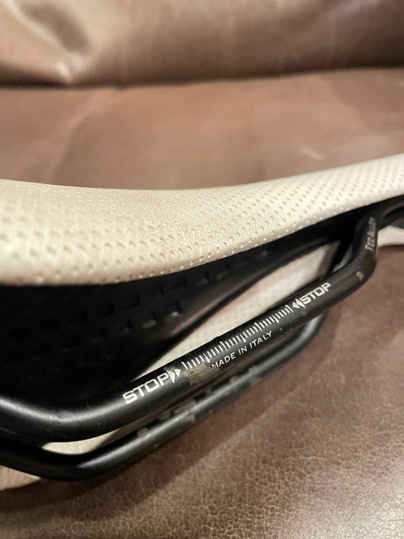 SELLE ITALIA FLITE セライタリア パンチング ホワイト