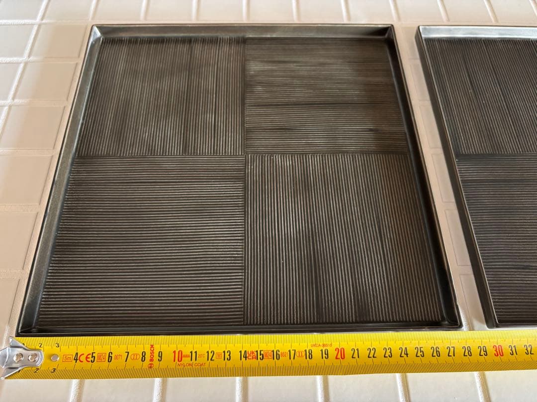 波佐見 【一真窯】 手彫スクエア 28cm （黒）2枚