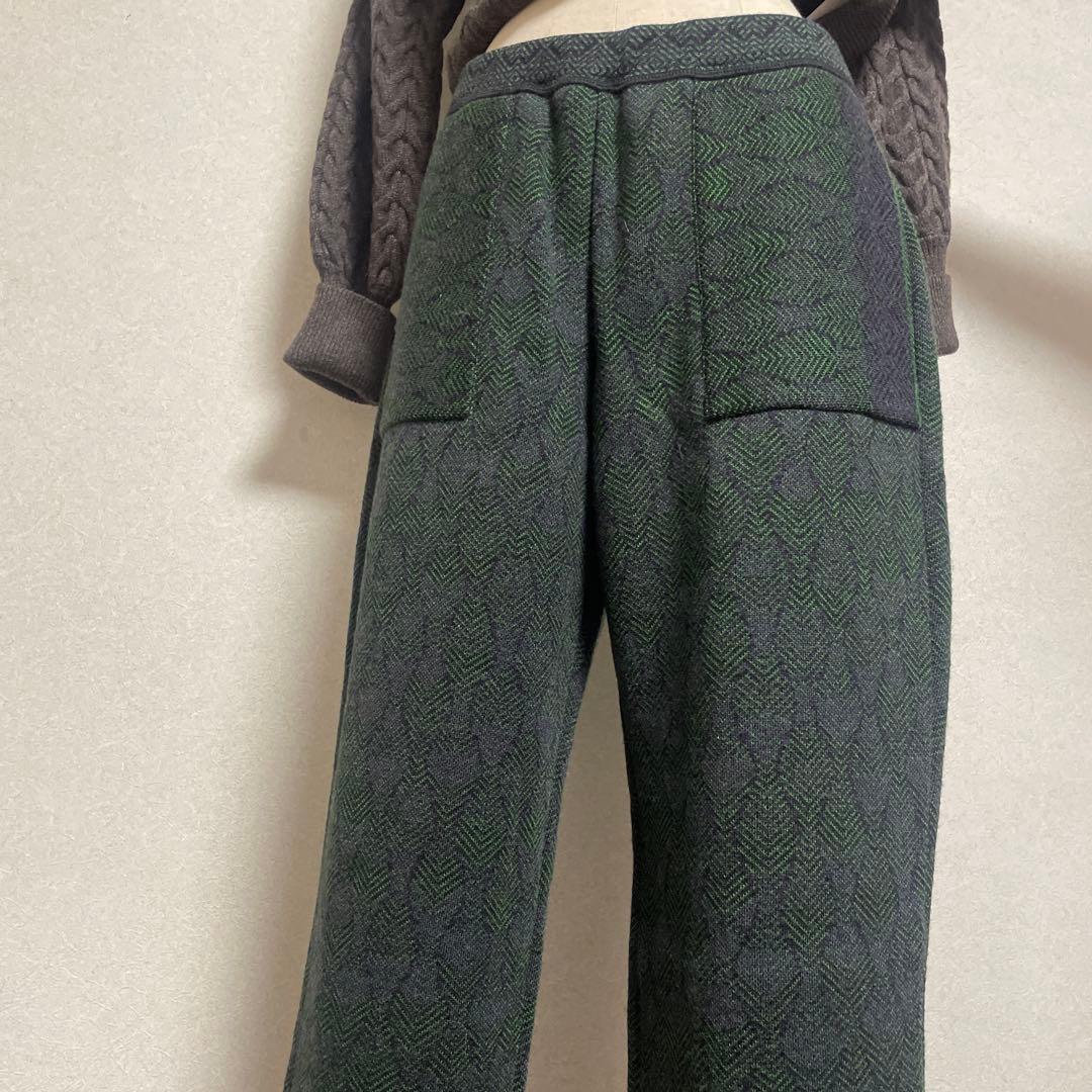 カトリーヌアンドレ　シリアルナンバー付きジャガードパンツ