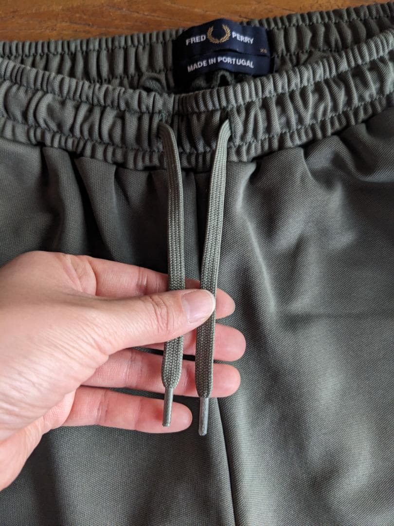 未使用美品　FRED PERRY フレッドペリー　トラックパンツ　ジャージ
