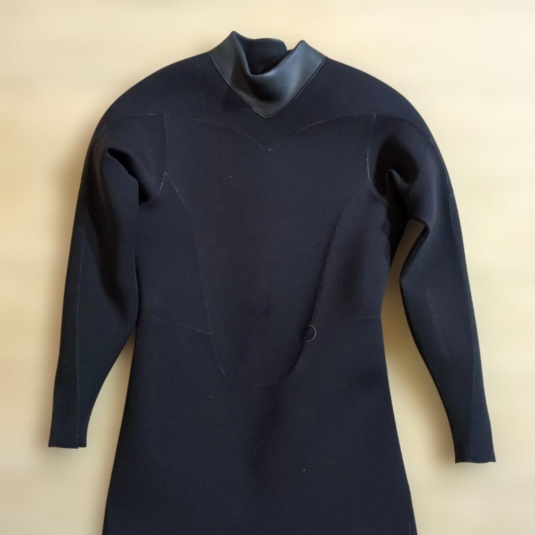 dove セミドライスーツ 黒/青