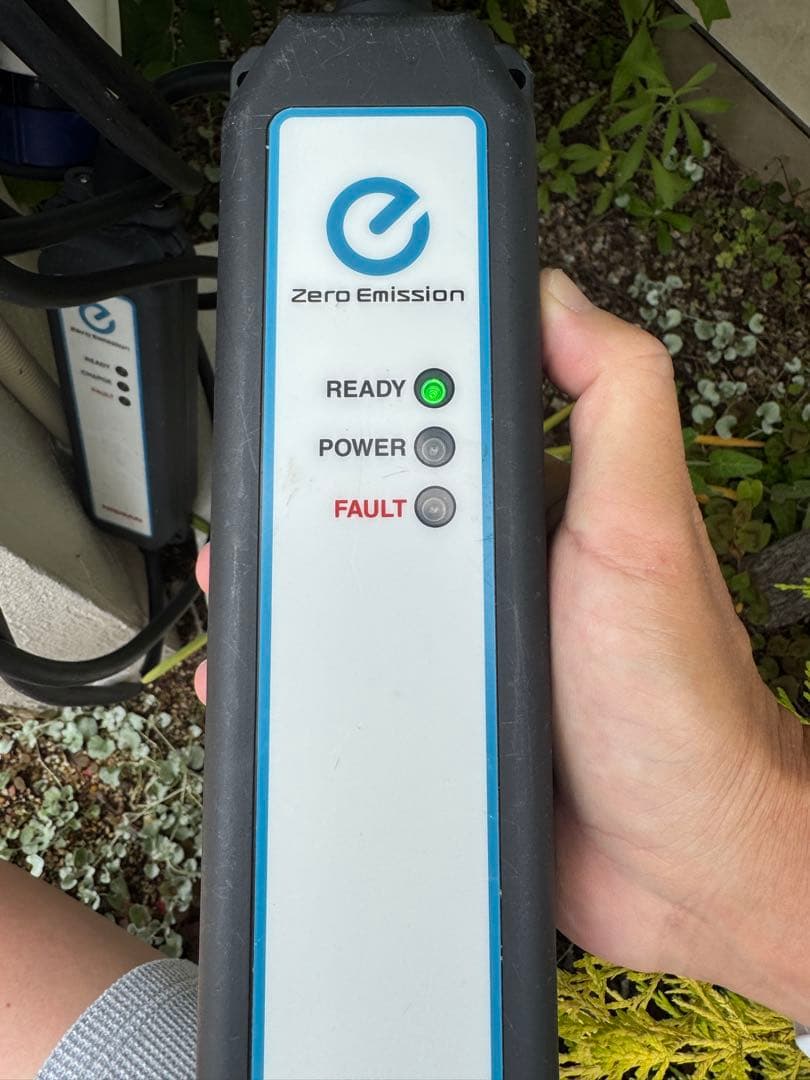 Nissan リーフ　充電器 29690 6WX0A