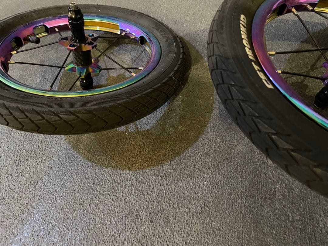 【大人気】 レーシング ホイール マジョーラ ＋CSTタイヤセット ストライダー