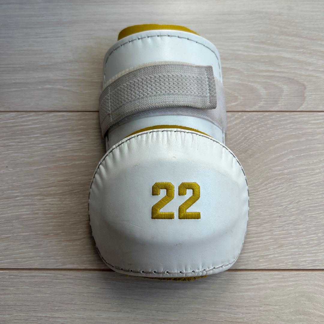 エルボーガード ホワイト 22サイズ