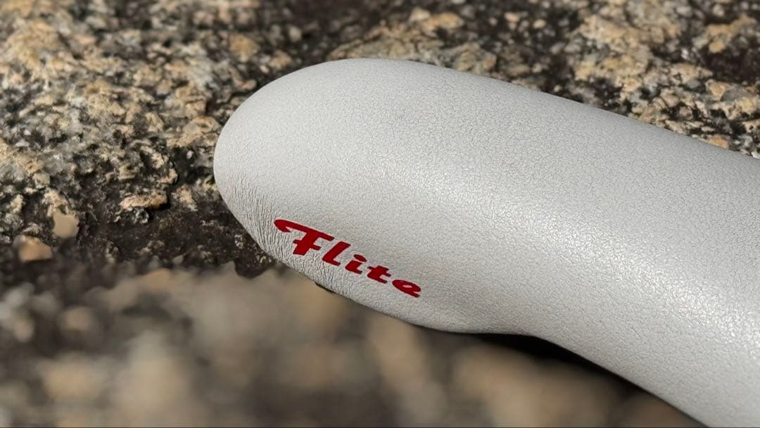 セライタリア Flite サドル 白 njsシール有 競輪